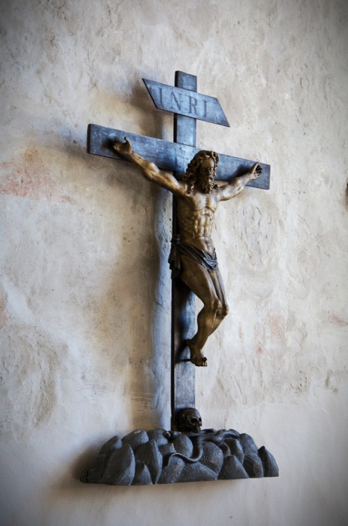 Mässa Sjundeå kyrkas krucifix.